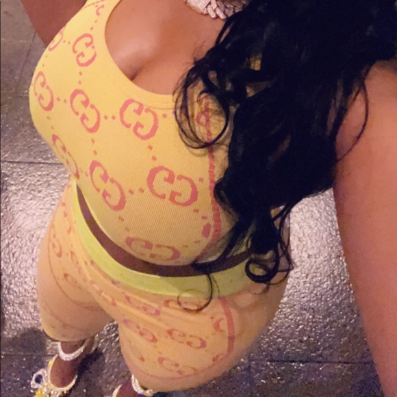 2 Piece Gucci Shorts Set - Picture 3 of 3